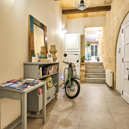 12 -16 , Pacifiku Scicluna Birgu Luaran gambar